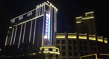 【西昌】楓丹麗舍 光臣3826洗墻燈正式亮燈！